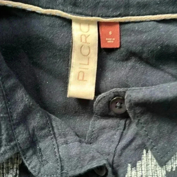 Pilcro Southwestern pattern button up loose fit top small - Picture 2 of 8